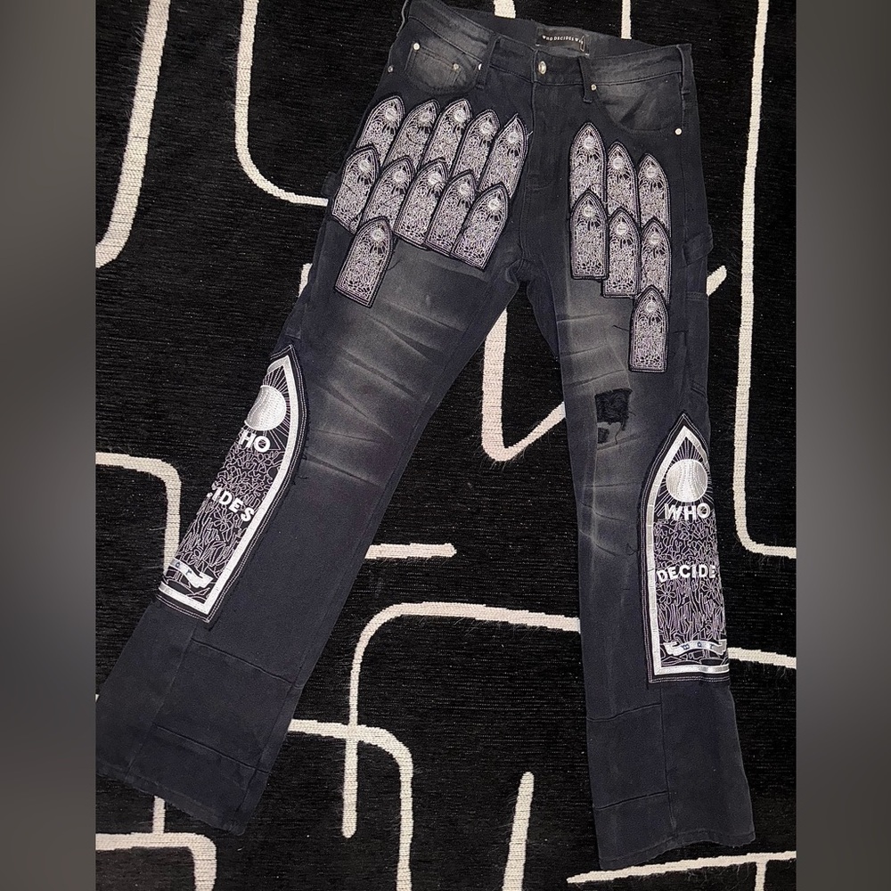 Who Decides War Size 32